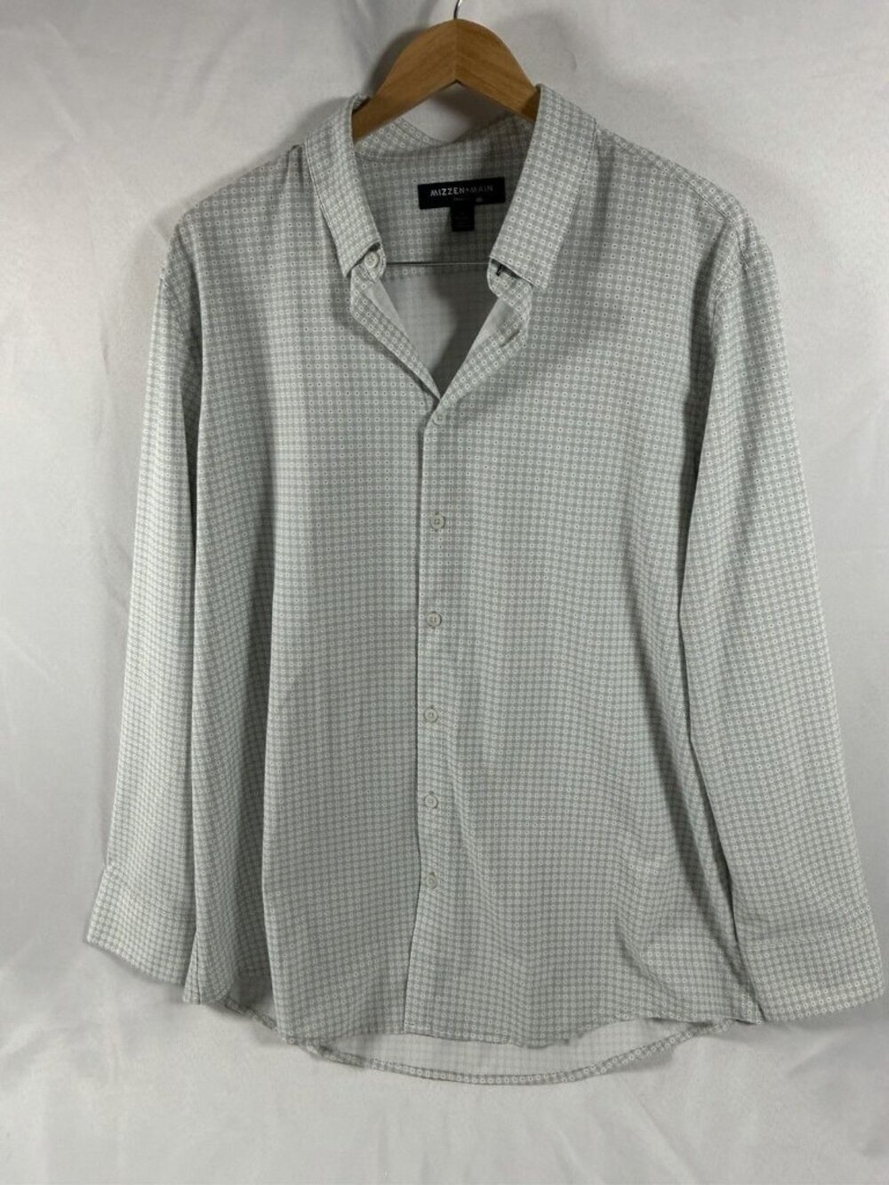 Mizzen+Main Men's Classic Button Up Shirt in a gray geometric pattern Size XL